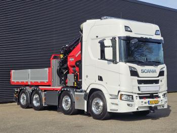 Scania R590 V8 8x2 / HMF 9520 - JIB - WINCH / TRACTOR